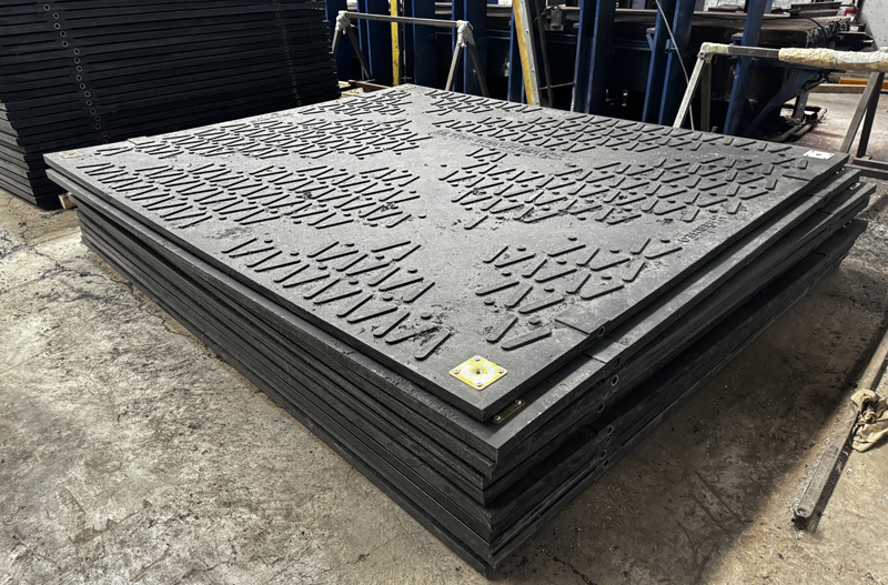 Plastic road mat