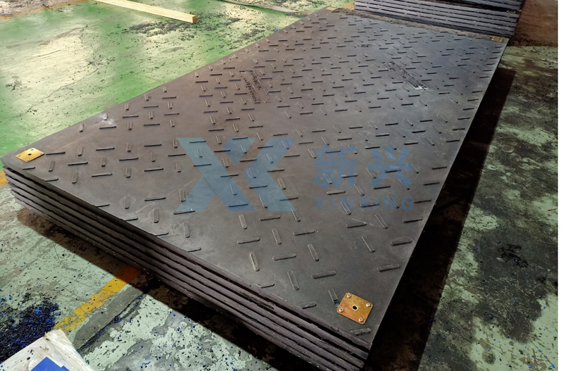 Plastic road mat