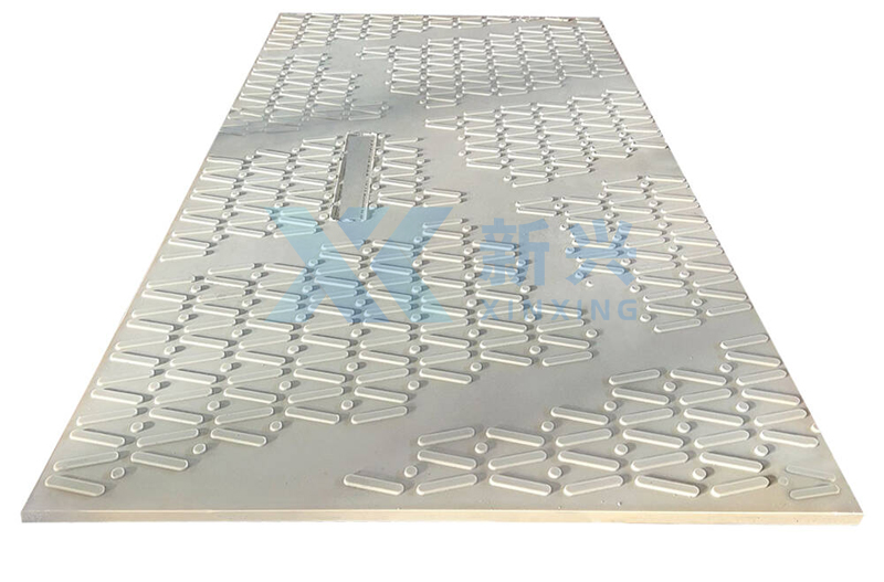 Plastic road mat