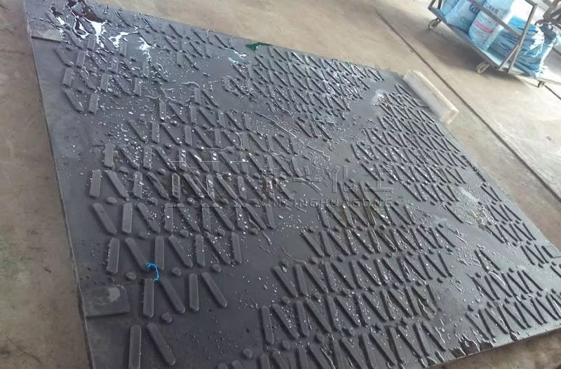 Mobile road coverage from polymer composite material